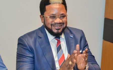 Thierry Monsenepwo à Steve Mbikayi : « Le Gouvernement Sama a fait ses preuves »