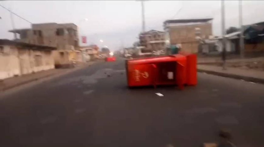 Goma : des barricades posées sur la chaussée, ville morte respectée 