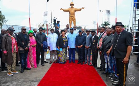 Kinshasa : Felix Tshisekedi dévoile le monument de l’artiste Papa Wemba 