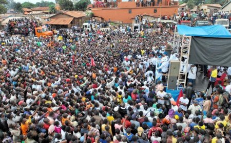 Moise Katumbi à Isiro : « Les enseignants ont un salaire de 50.000 CDF contre 21000 USD pour un député national qu’ils ont formé »