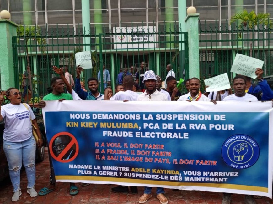 Kinshasa : Deux structures citoyennes exigent la suspension de Kin-Key Mulumba, invalidé par CENI