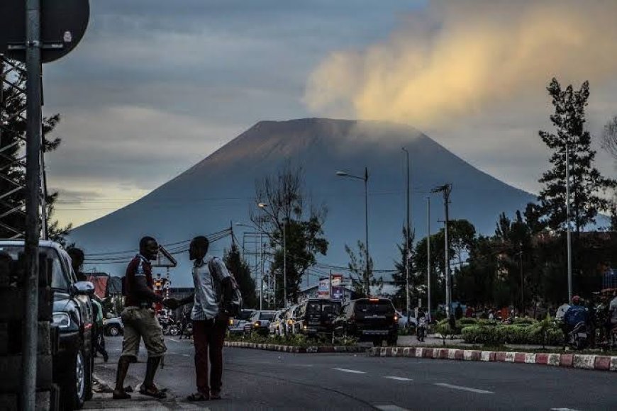 Goma : le volcan Nyiragongo en jaune [OVG]