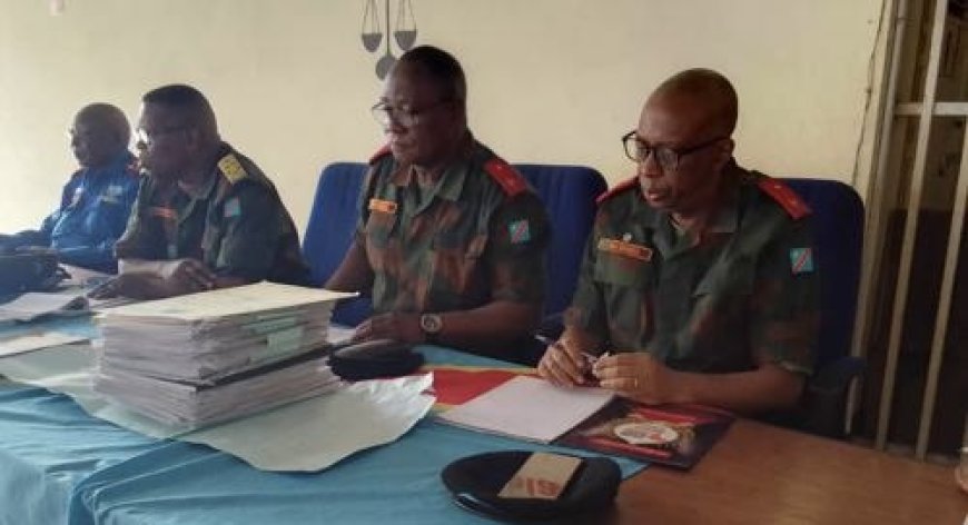 Guerre dans l'Est : le ministère public requiert la peine de mort contre 11 officiers des FARDC accusés notamment de « lâcheté, faux et usage de faux »