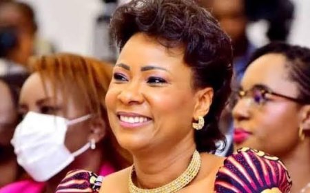 Olive Lembe : « Joseph Kabila doit revenir au pouvoir par voies démocratiques (…) il a fini la guerre par le stylo »