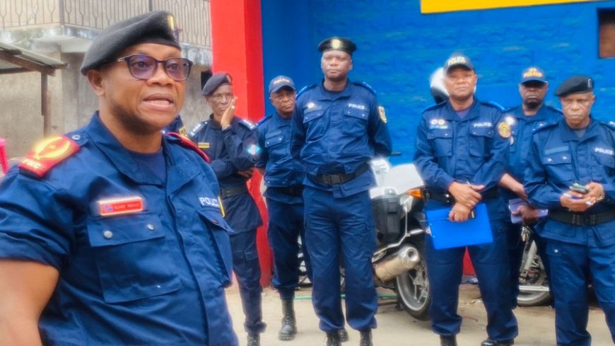 Kinshasa : le port d’armes en dehors des heures de service interdit aux policiers 