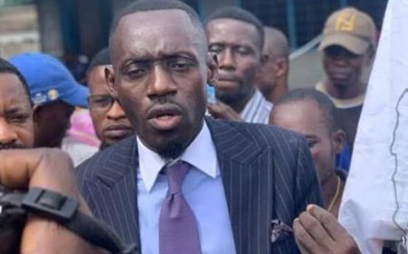 Prince Epenge : « Quand Koffi chante à la gloire de Tshisekedi, il est patriote. Mais lorsqu’il constate le sous équipement des FARDC, il devient hors-la-loi et inconscient »