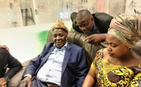 [Tribune] « 30 décembre 2013 - 'Que s'était-il réellement passé pour que Mukungubila soit sauvagement attaqué dans sa résidence de Lubumbashi, pour que les siens soient massacrés et pour qu'il soit forcé de s'exiler en Afrique du Sud ? » (Charlie Jephthé Mingiedi )