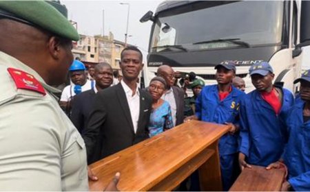 RDC : Après l'Unikin et l'Unisic, la Haute École de Commerce de Kinshasa dotée de 500 bancs du service national