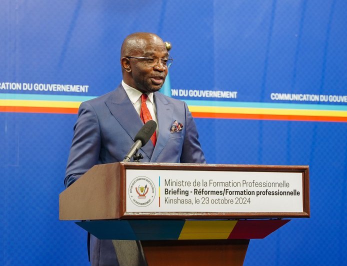 RDC : Marc Ekila mene kumisa malongi ya kisalu ya maboko sambu na baleke 