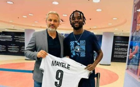 Football : Sébastien Desabre et Fiston Mayele vont échanger à propos du live polémique