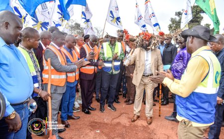 Haut-Uele : le Gouverneur Jean Bakomito lance les travaux d'asphaltage de la  voirie urbaine d'Isiro