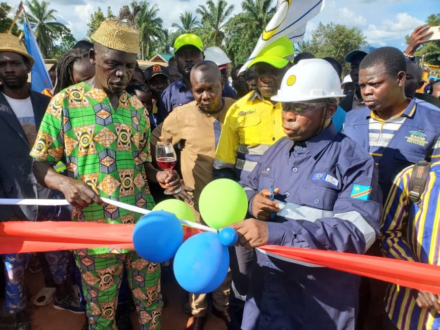 Haut-Uele : sous l'impulsion du Gouverneur Jean Bakomito,  le ministre provincial des ITPR lance les travaux de réhabilitation de la route Faradje-Dungu 